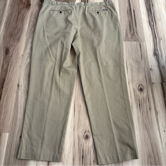 Eddie Bauer Men’s Khaki Pants Size 44x33 Beige Pleated Front - Picture 7 of 8